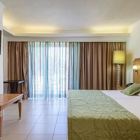 Natura Park Village & 5* 살리디