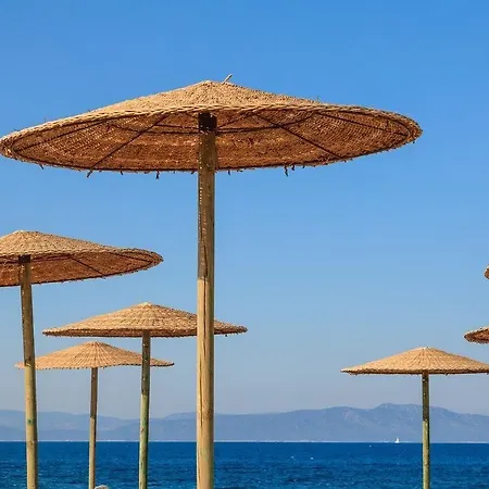 Natura Park Village & 5* Pszalídi