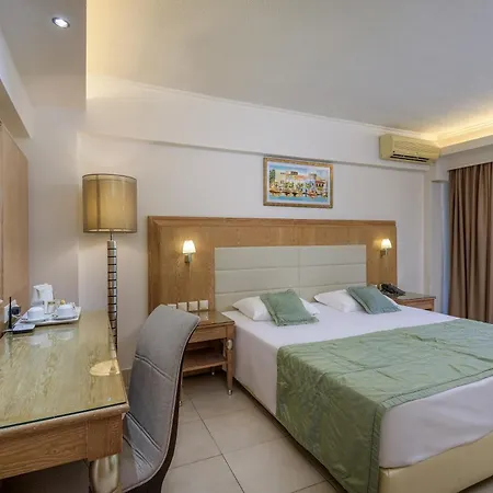 Natura Park Village & 5*