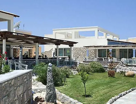 Üdülőközpont Natura Park Village &