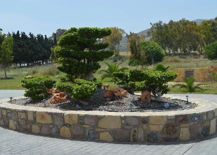 منتجع Natura Park Village &