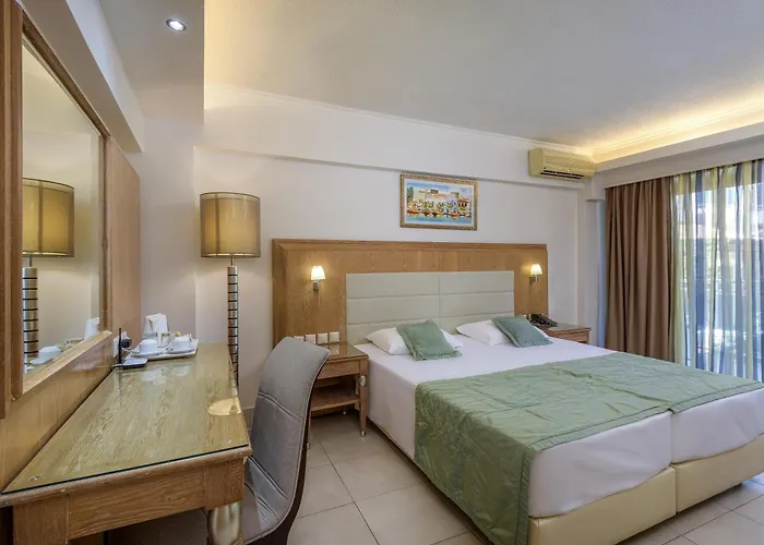 Natura Park Village & 5*