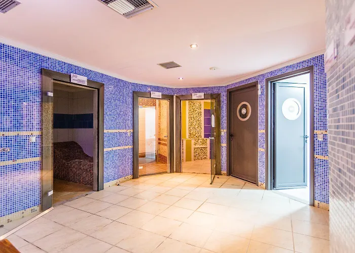 Natura Park Village & منتجع 5*