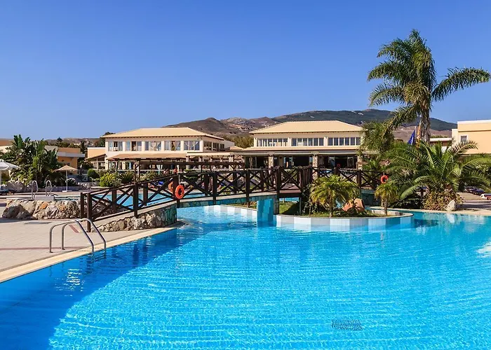 Resort Natura Park Village &