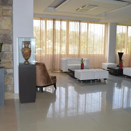 Natura Park Village & Θέρετρο