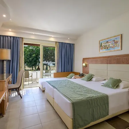 Θέρετρο Natura Park Village &