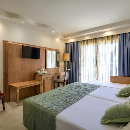 Resort Natura Park Village & 5*