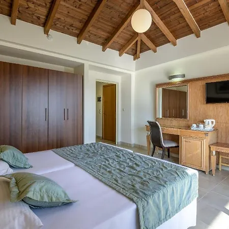 Resort Natura Park Village &