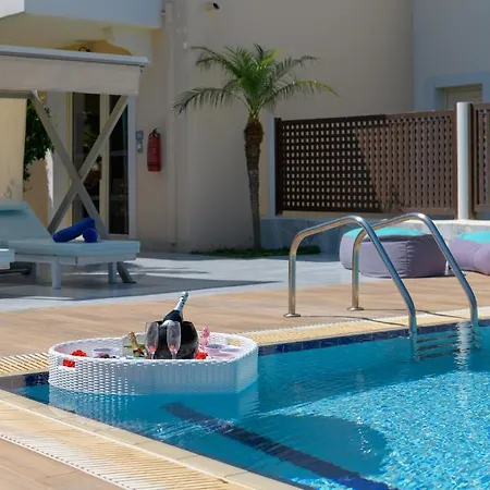 리조트 Natura Park Village & 5*