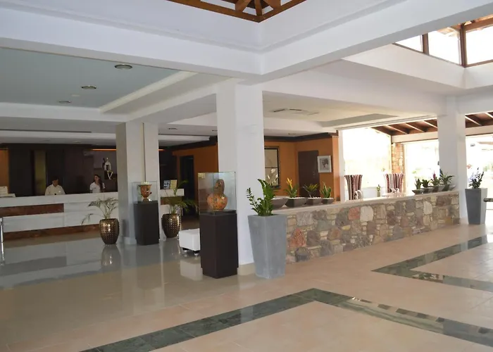 منتجع Natura Park Village &