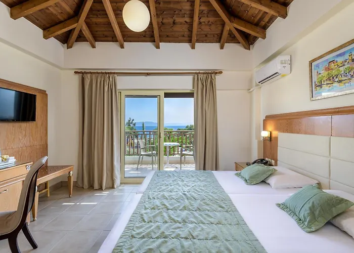 منتجع Natura Park Village &