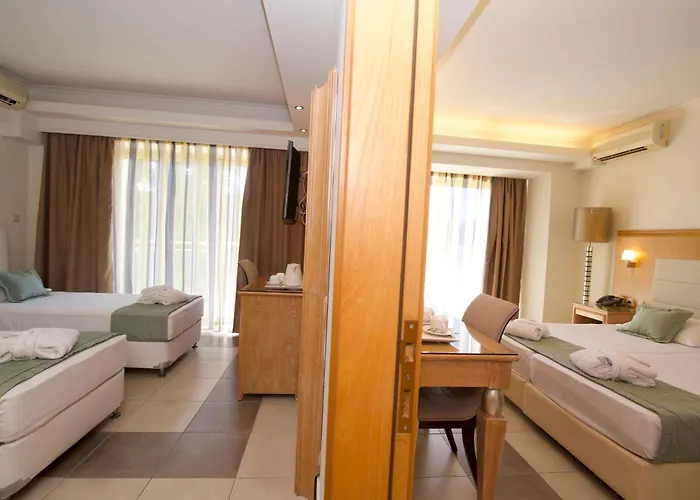 Natura Park Village & منتجع 5*