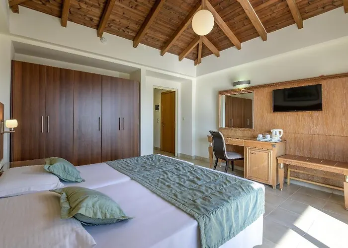 منتجع Natura Park Village &